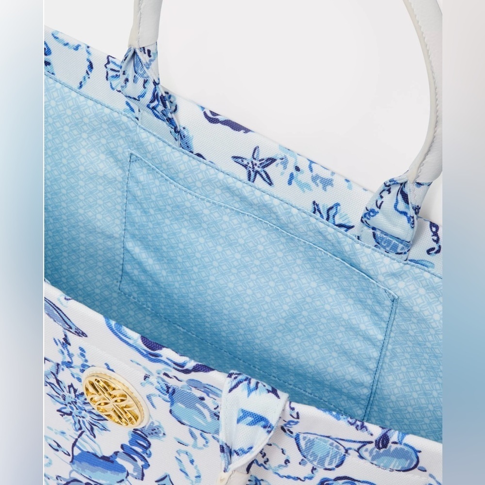 Lilly Pulitzer Adair Tote Resort White Barefoot Beachcombers - Picture 4 of 11